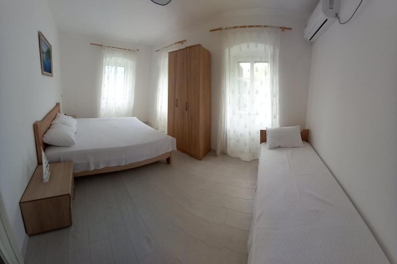 Apartments Dabovic Kotor Exterior photo